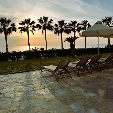 Platzia Beach Villas Pafos Exterior foto