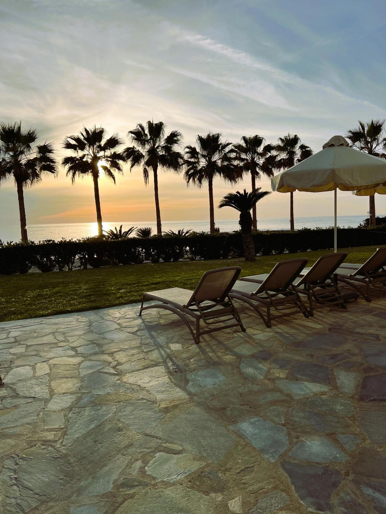 Platzia Beach Villas Pafos Exterior foto