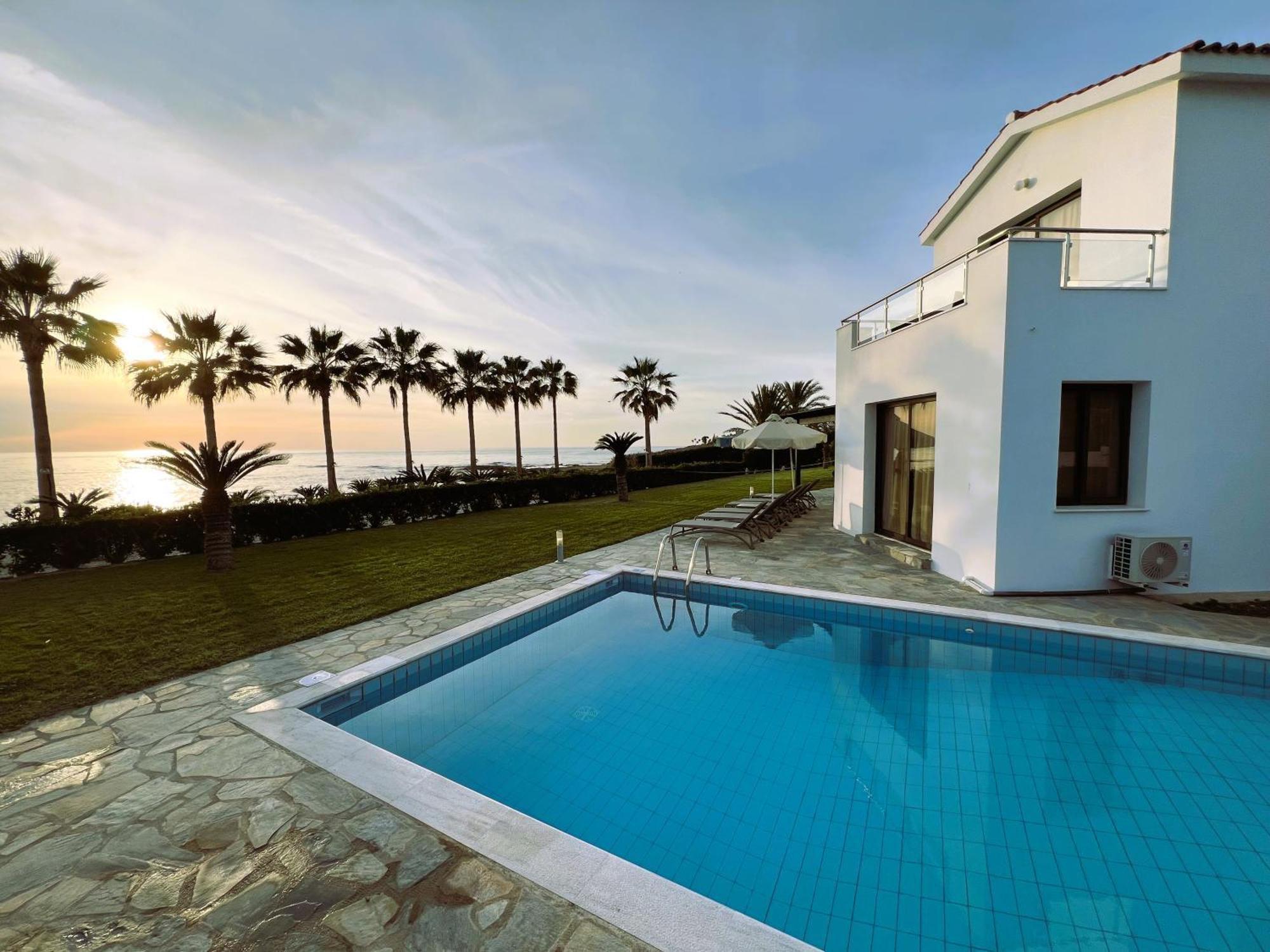 Platzia Beach Villas Pafos Exterior foto