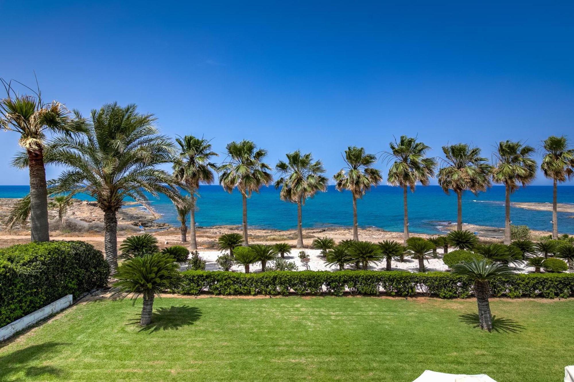 Platzia Beach Villas Pafos Exterior foto