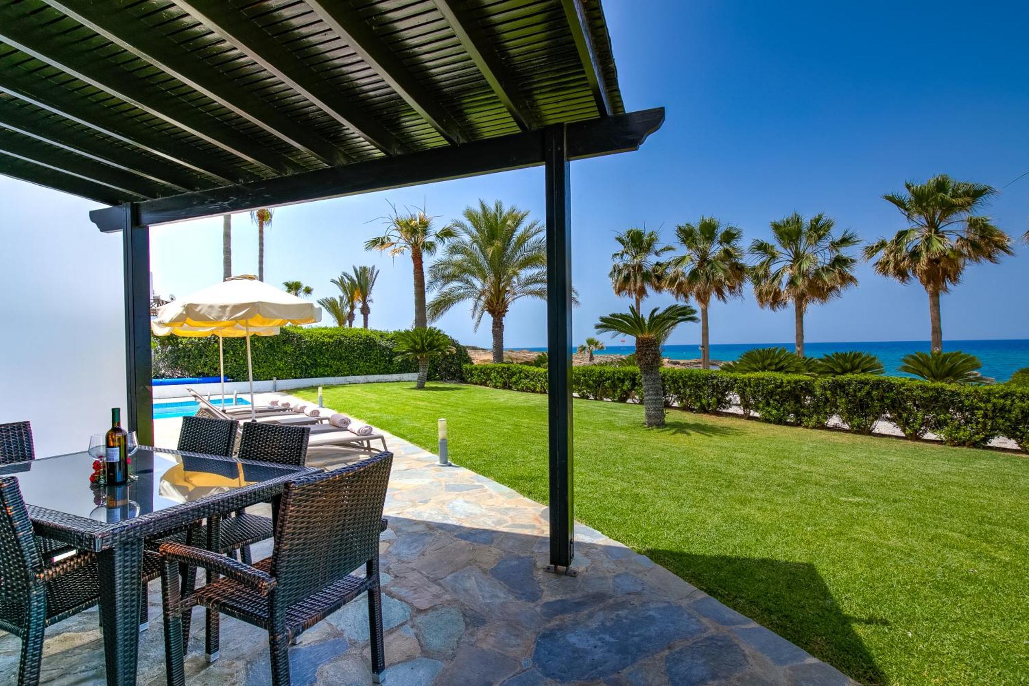 Platzia Beach Villas Pafos Exterior foto