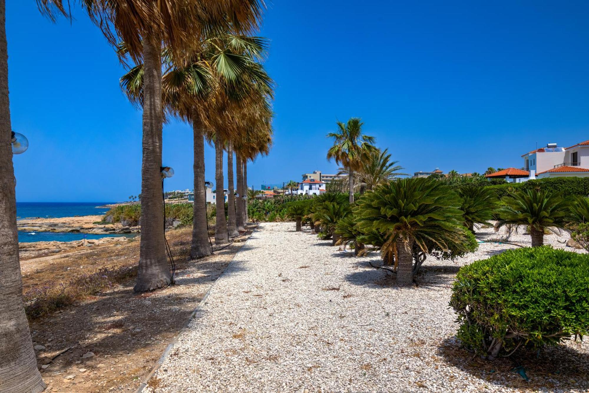 Platzia Beach Villas Pafos Exterior foto