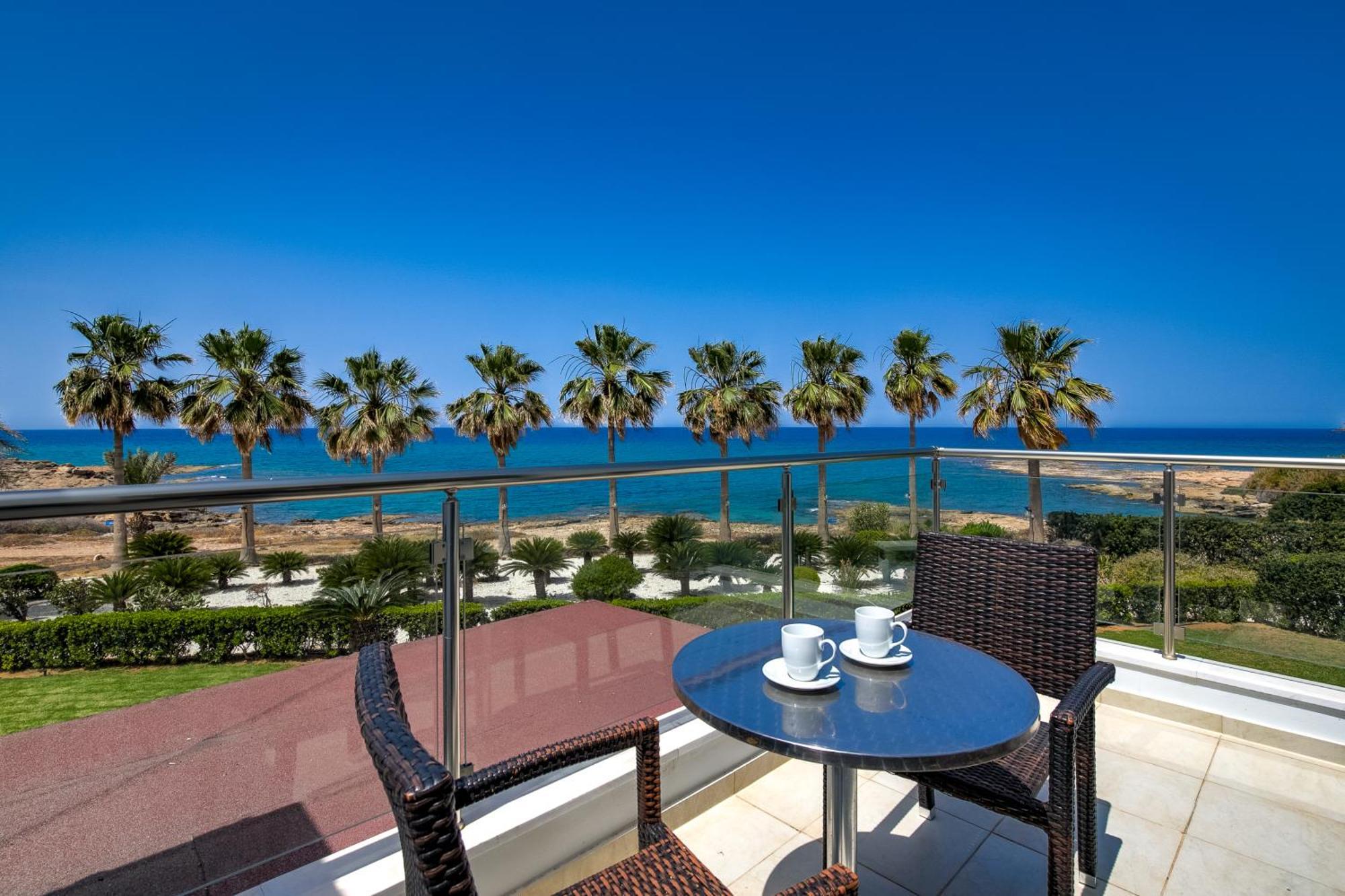 Platzia Beach Villas Pafos Exterior foto