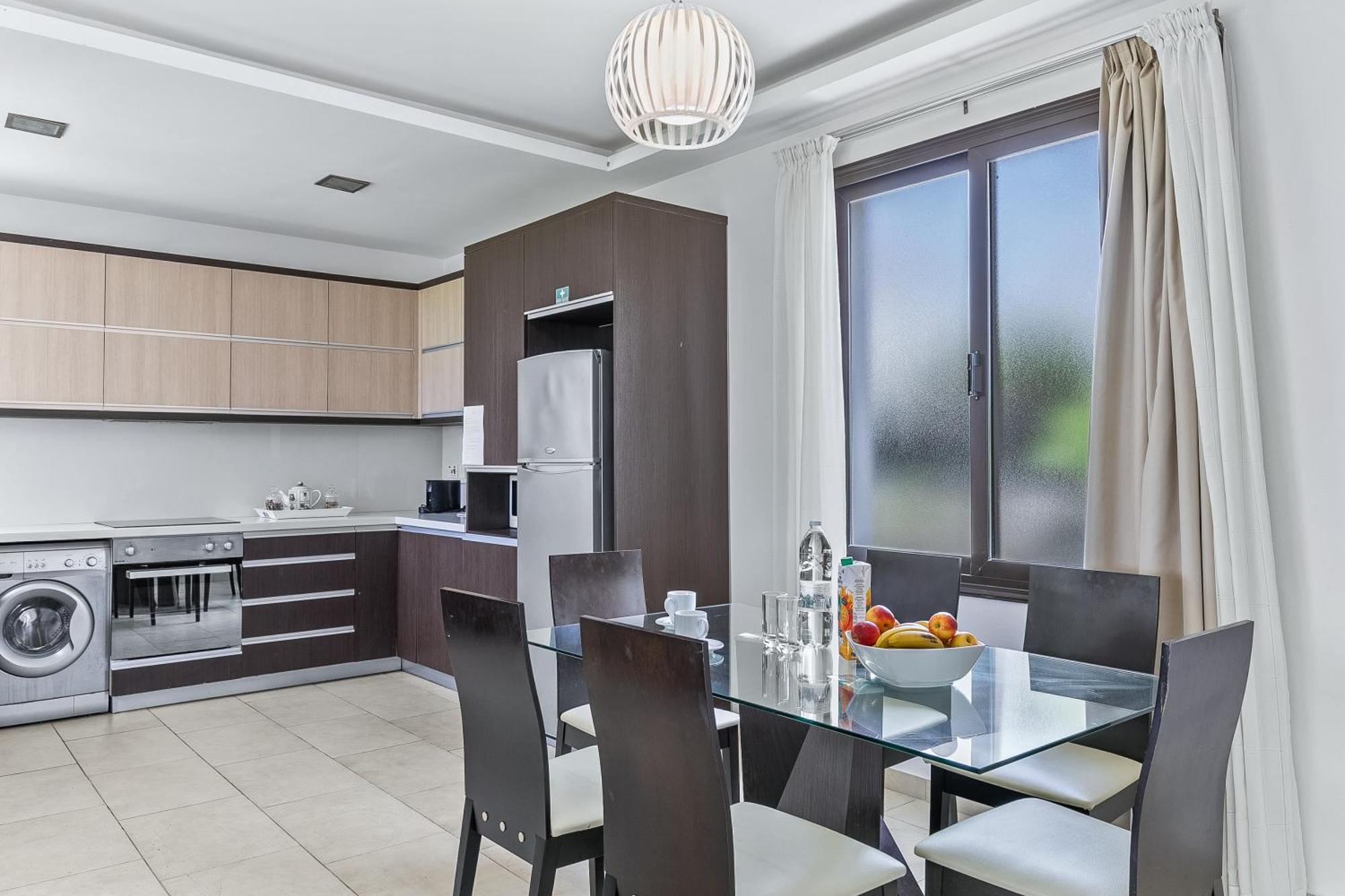 Platzia Beach Villas Pafos Exterior foto