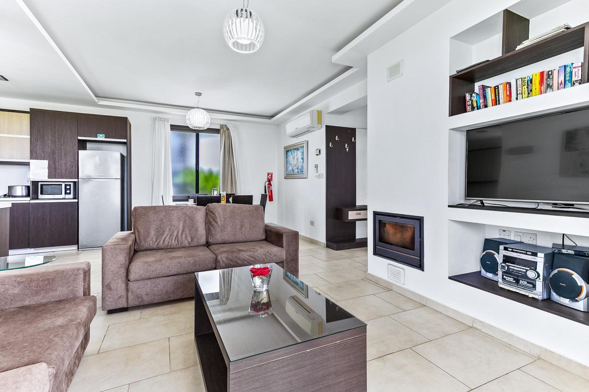 Platzia Beach Villas Pafos Exterior foto
