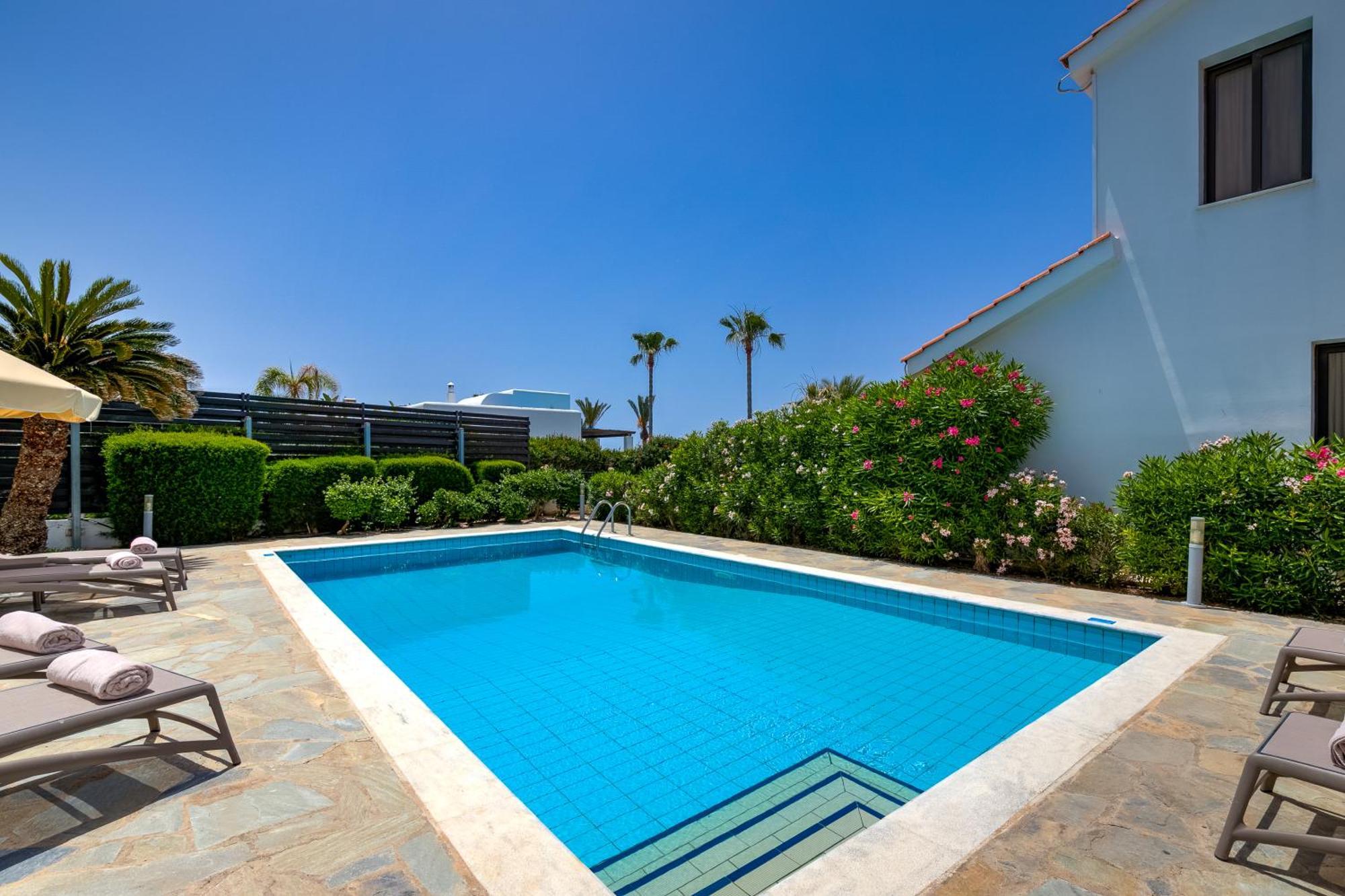 Platzia Beach Villas Pafos Exterior foto