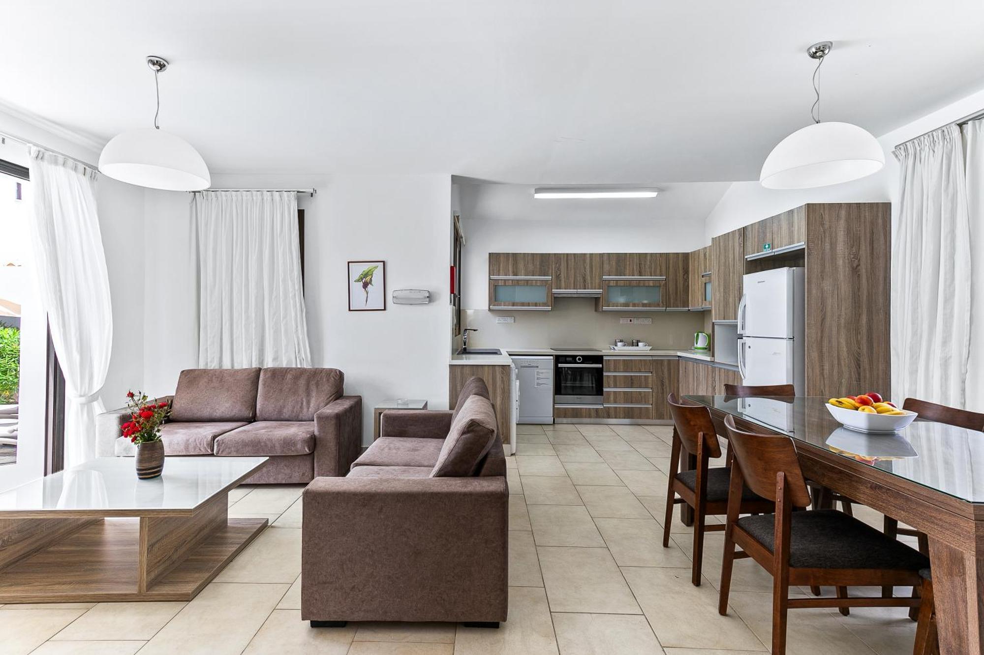 Platzia Beach Villas Pafos Exterior foto