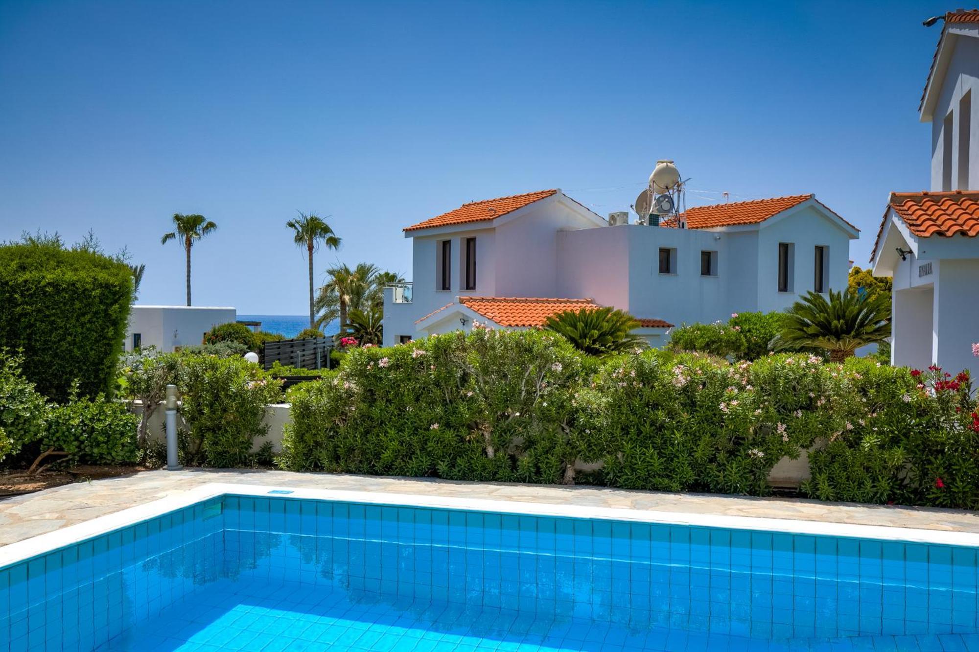 Platzia Beach Villas Pafos Exterior foto