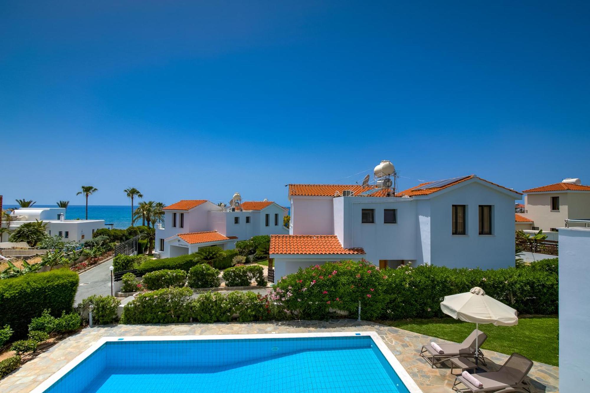 Platzia Beach Villas Pafos Exterior foto