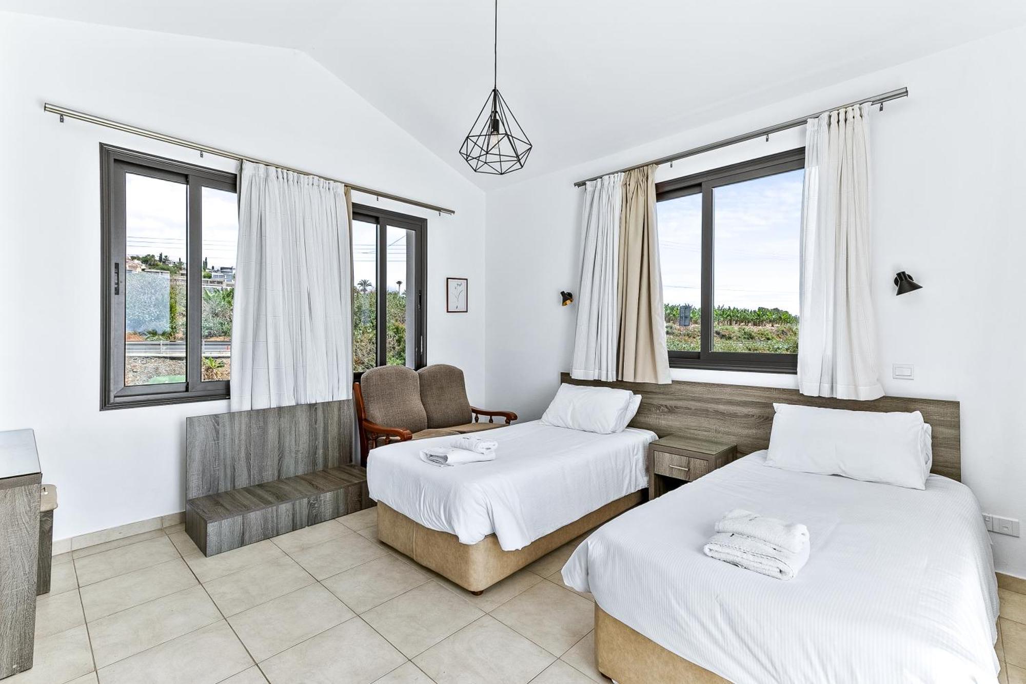 Platzia Beach Villas Pafos Exterior foto