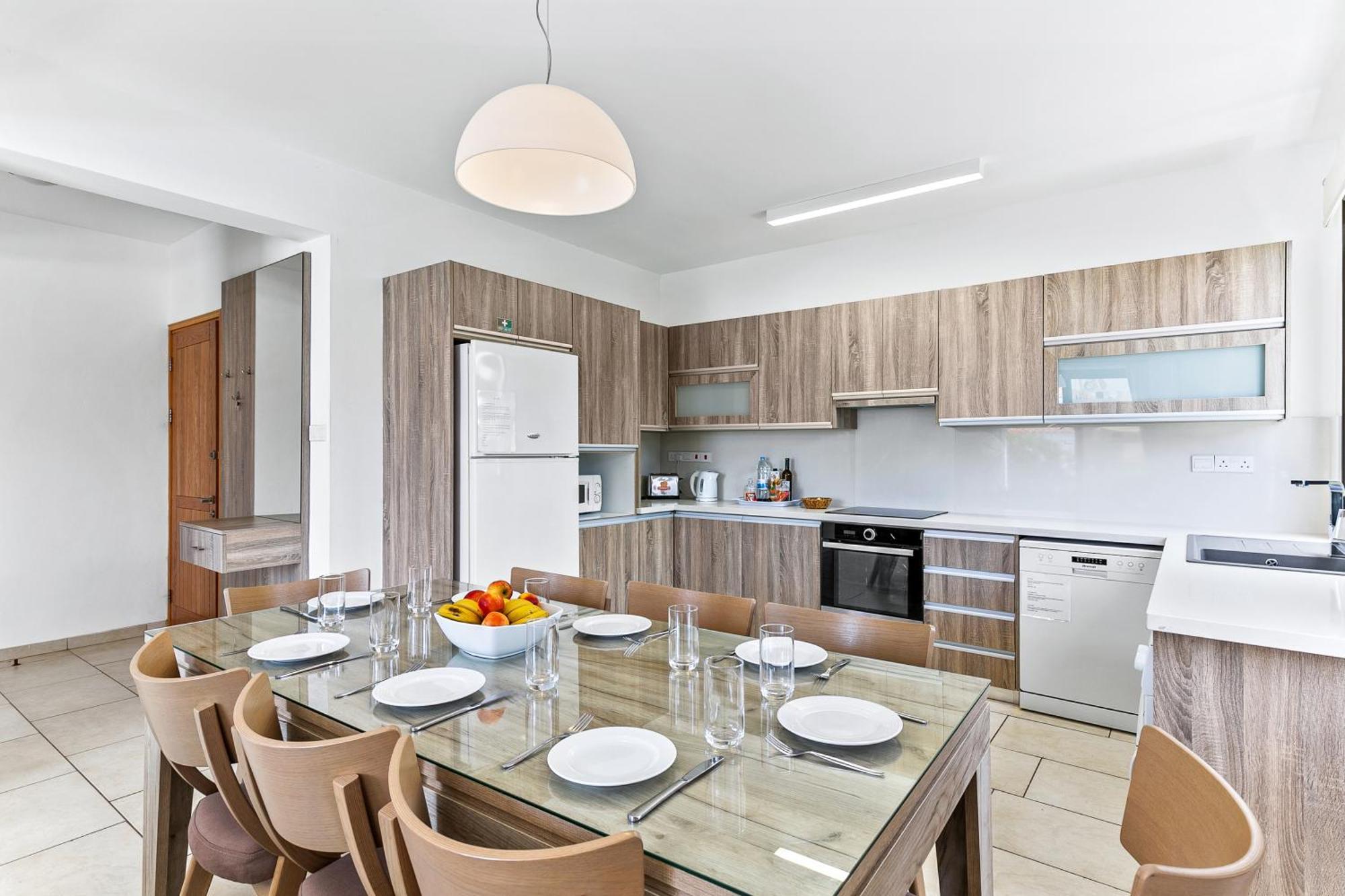 Platzia Beach Villas Pafos Exterior foto