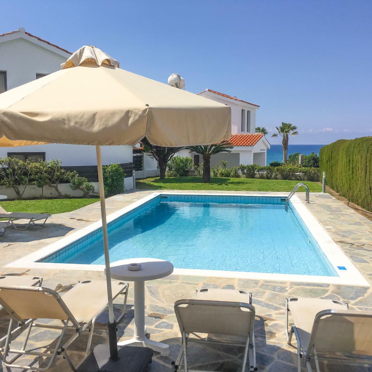 Platzia Beach Villas Pafos Exterior foto